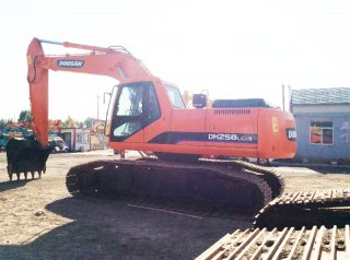 斗山DH258-7挖掘機(jī)